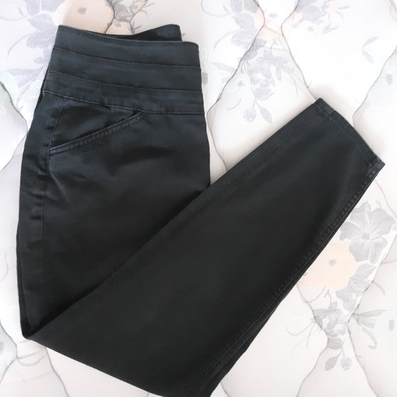 BDG Denim - BDG Super High Rise Twig Ankle Black Jeans